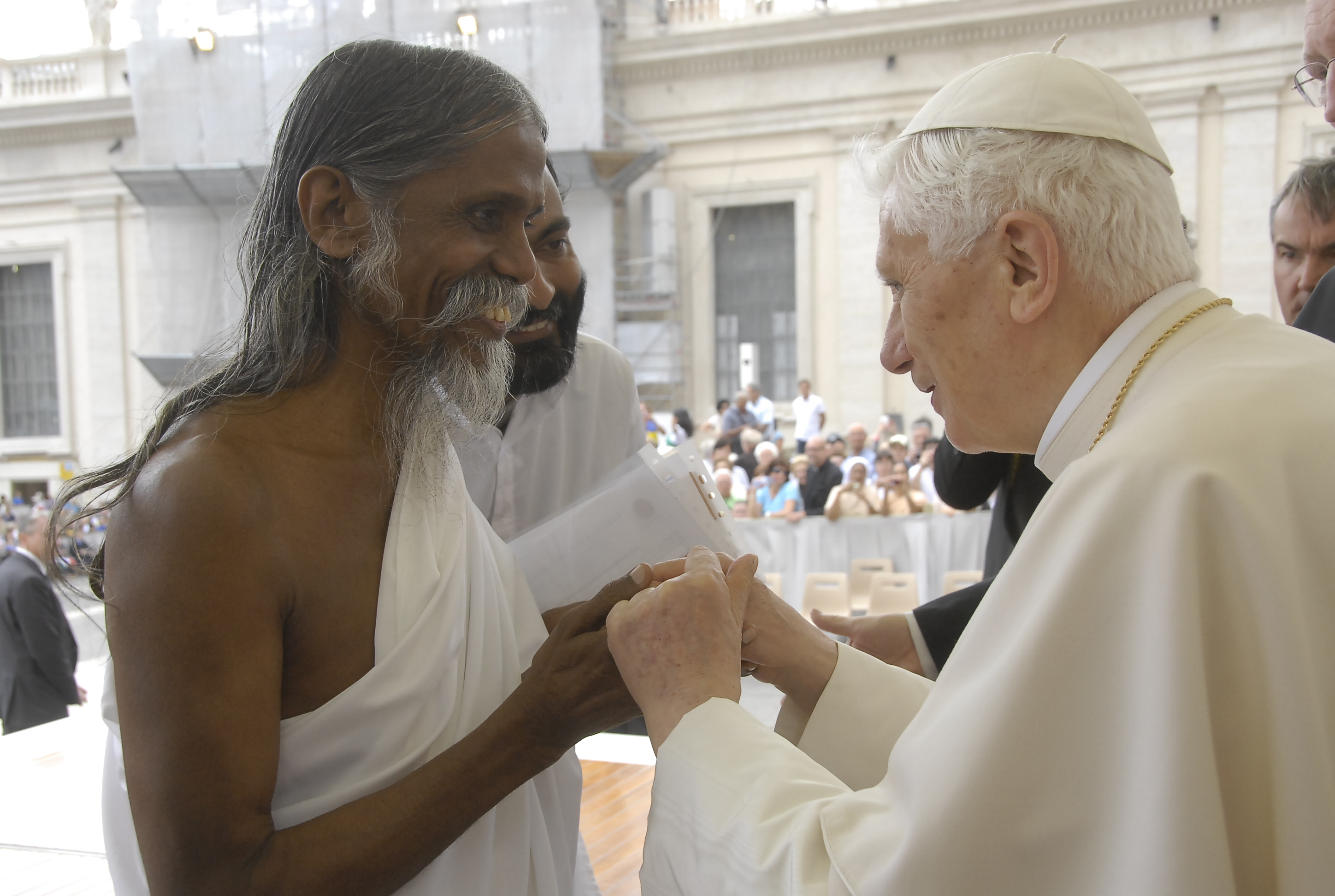 Śrī Tathāta rencontre le Pape au Vatican